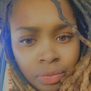 Meet your Posher, Chanelle